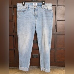 Denizen by Levi’s Boyfriend Jeans | Size 14 | Light Wash | Cuffed Hem